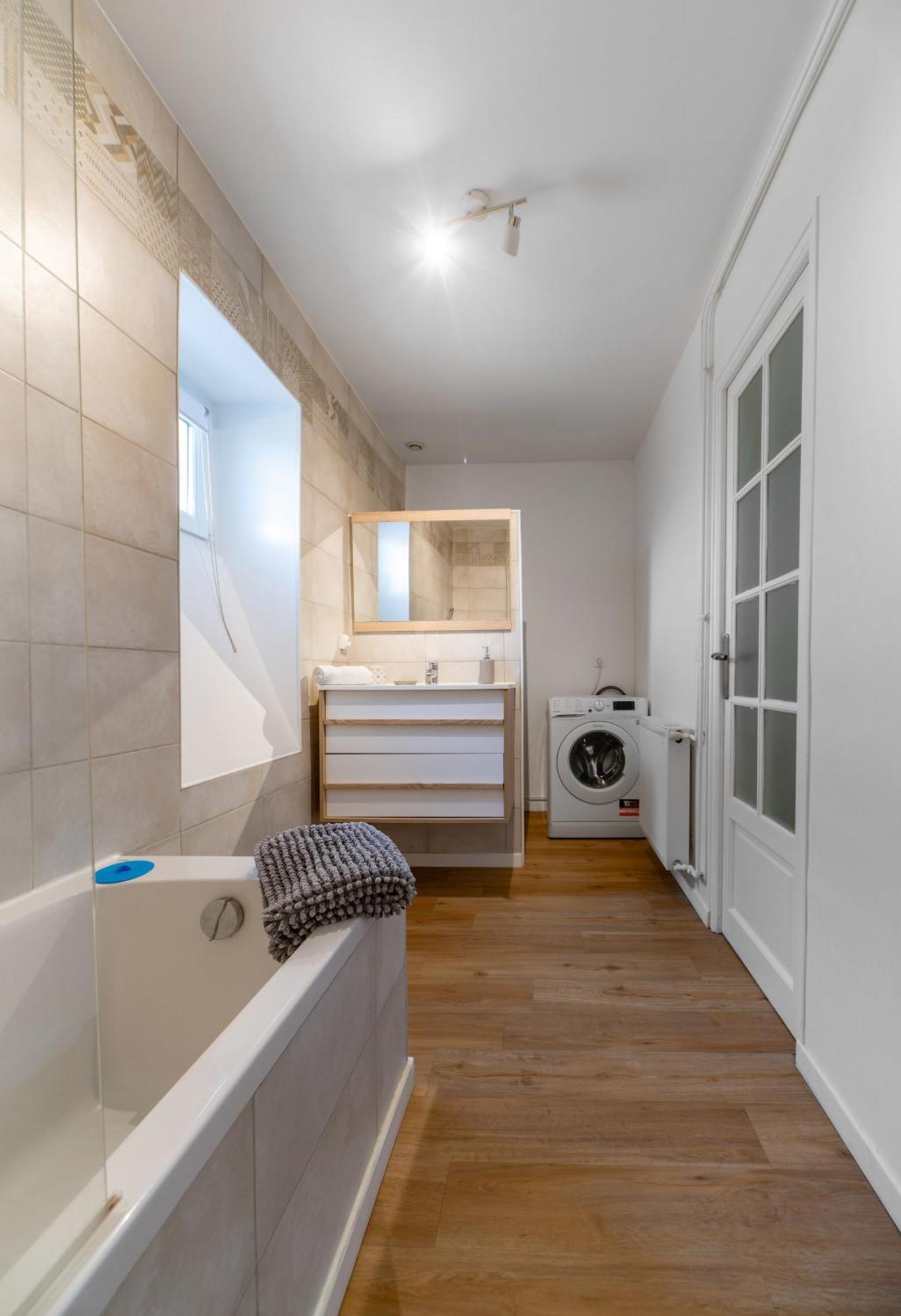 Le Celestin - Appartement 2 Chambres Avec Jardin En Centre Ville Vichy Eksteriør bilde